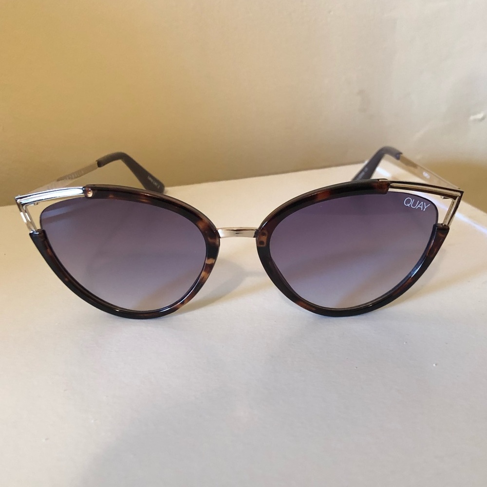 Quay Australia Sunglasses - LIKE NEW -